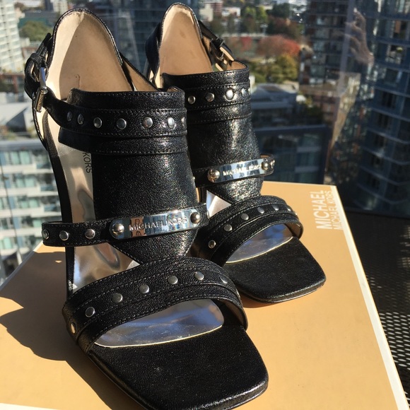 Michael Kors Classic T Strap Sandal - Picture 1 of 3